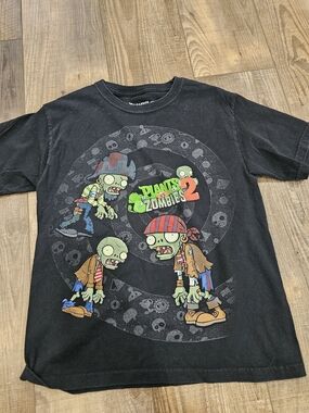10/12 Plants vs. Zombies 2 Graphic Tee Youth Boys Large 2014 Electronic Arts Inc